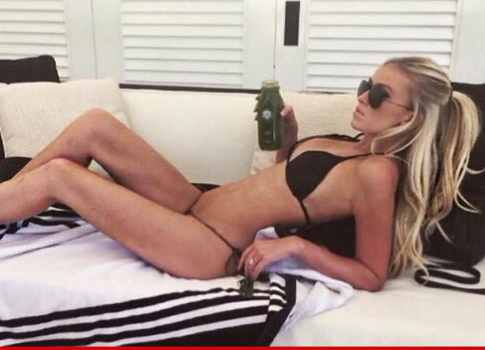 Paulina Gretzky -- Milf Does a Body Good