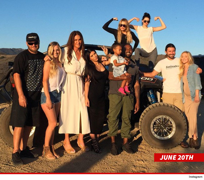 0623-caitlyn-jenner-family-fathers-day-instagram-4