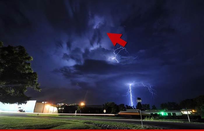 LaToya Jackson -- I Believe That's Michael Jackson in the Clouds!!! (VIDEO)