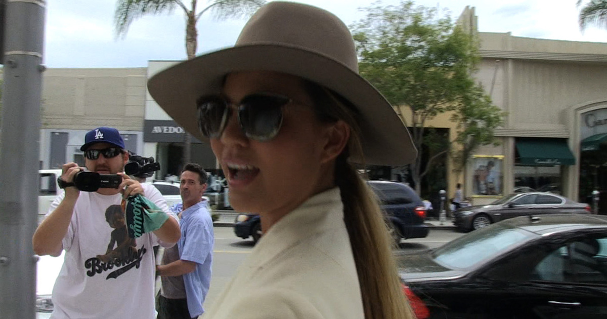 Chrissy Teigen -- A Nipple Is a Nipple Is a Nipple (VIDEO)