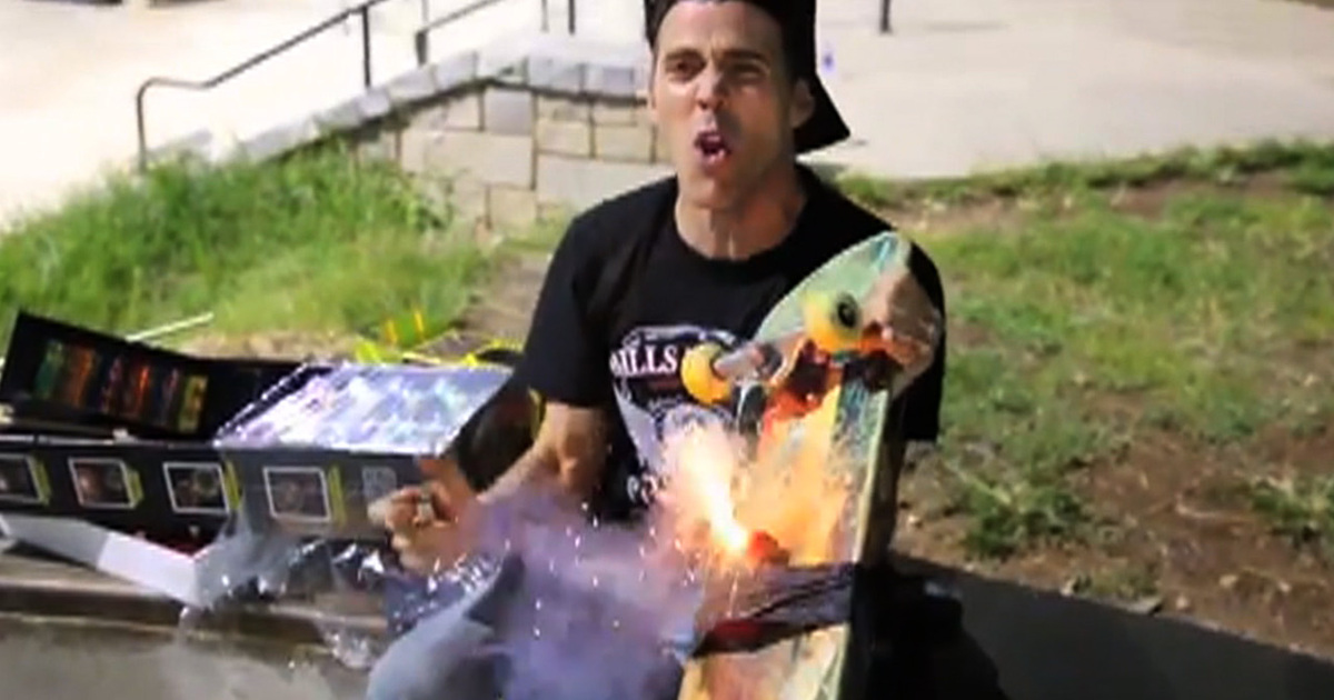 Steve-O -- Launches Bottle Rocket ... OFF HIS NOSE!! (VIDEO)