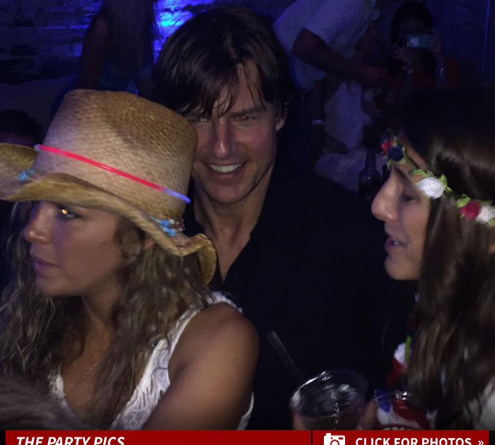 Tom Cruise -- Honky Tonk Superstar ... Parties with Southern Girls (PHOTOS)