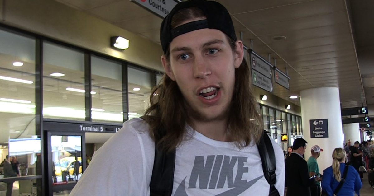 Justin Bieber -- He Could Play For Team Canada ... Says Canadian NBA Stud