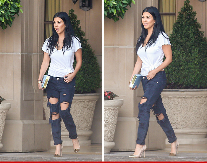 Kourtney Kardashian -- Hey Scott, See What You're Missin' (PHOTO)
