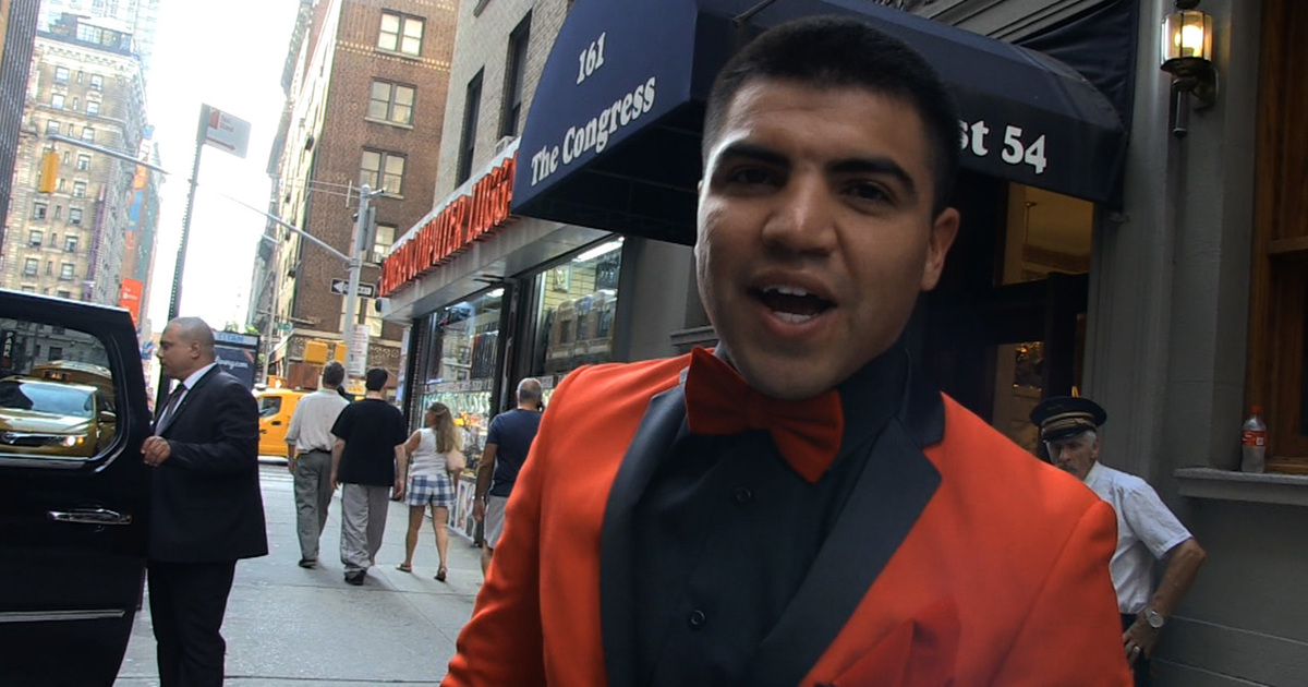 Boxer Victor Ortiz -- Mayweather Chose Berto?!? ... 'That's Embarrassing, Bro'