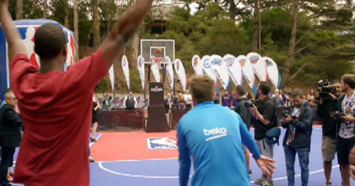 Gerard Pique -- Soccer Star Hits Half Court NBA Shot