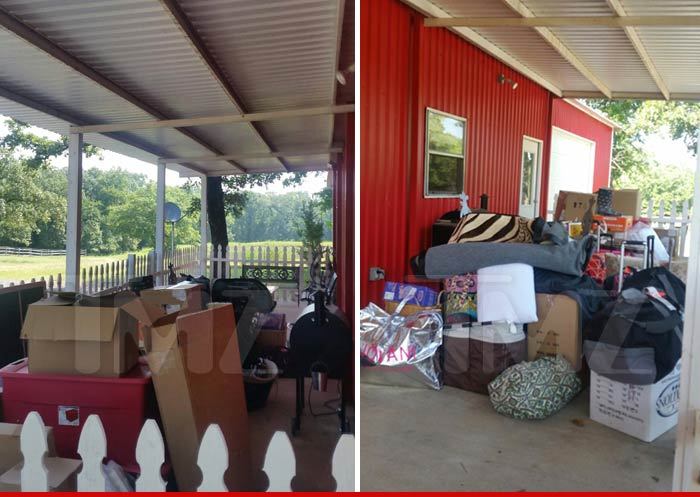 Blake Shelton to Miranda -- Your Crap's On the Porch