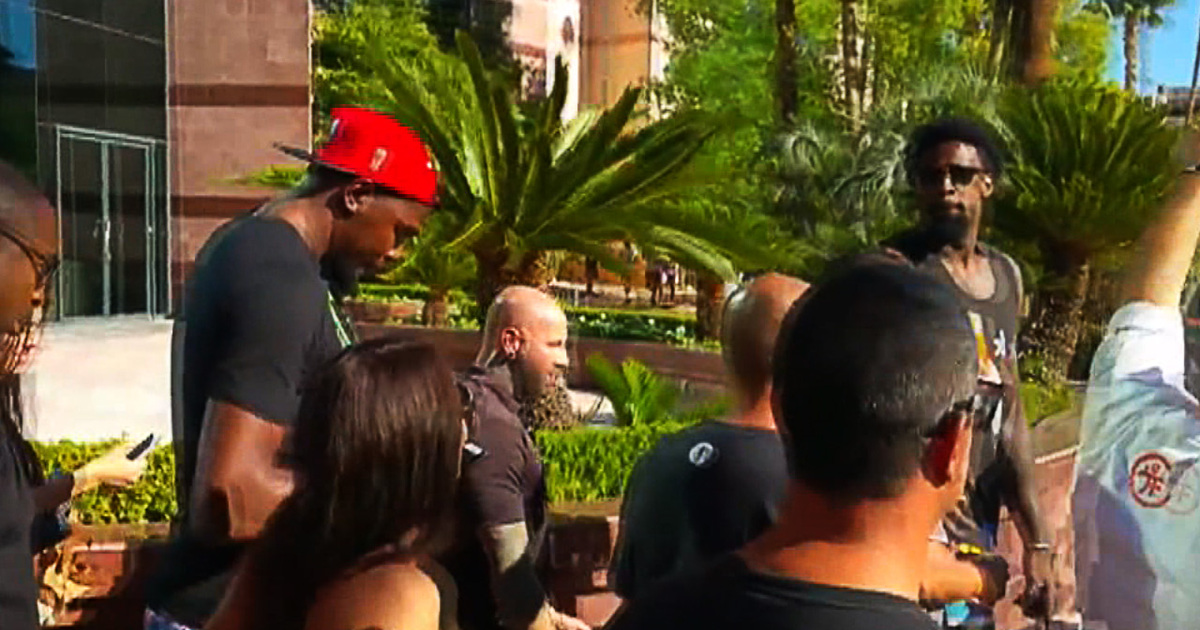 DeAndre Jordan -- Taunted at Vegas Pool ... with Kevin Durant