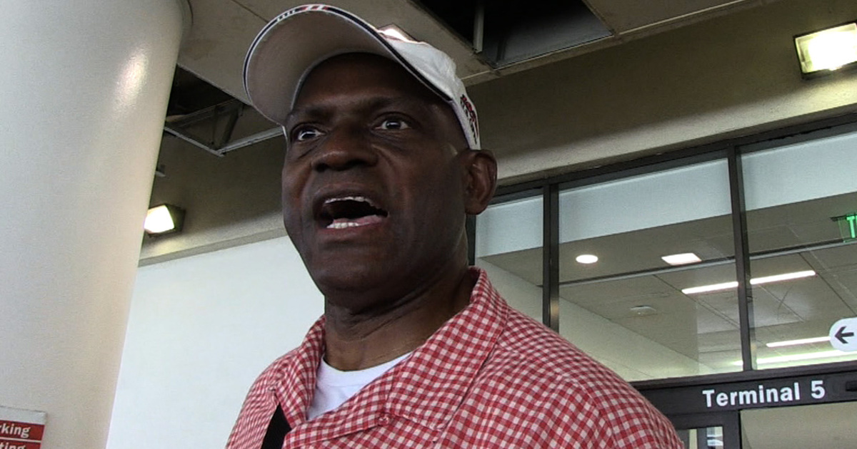 Khloe Kardashian -- Won't Destroy James Harden ... Says NBA Legend