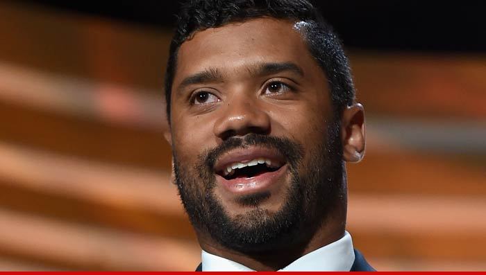 Russell Wilson -- I'M RICH, BIATCH!! ... Signs $87 Million Contract
