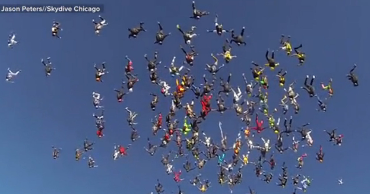 Skydivers Set CRAZY World Record