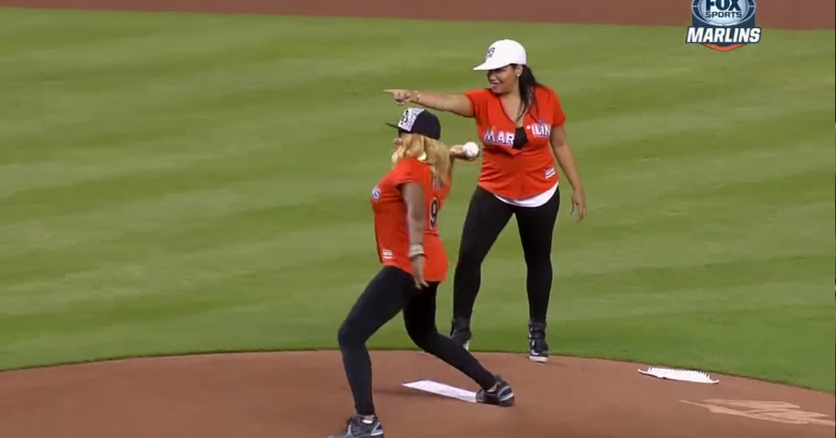 Salt-N-Pepa -- Who's the Best Pitch? (VIDEO)