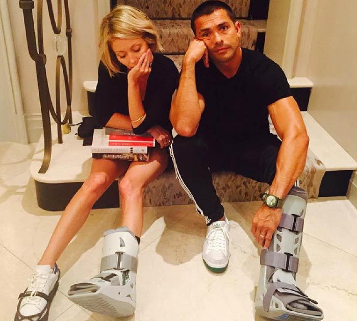 Kelly Ripa & Mark Consuelos -- We've Been Booted! (PHOTO)