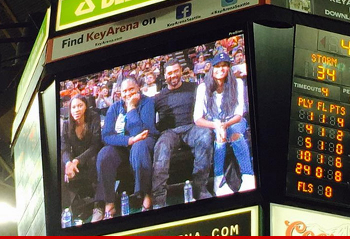 Russell Wilson -- The Whole Family Loves Ciara ... And the WNBA (PHOTO)