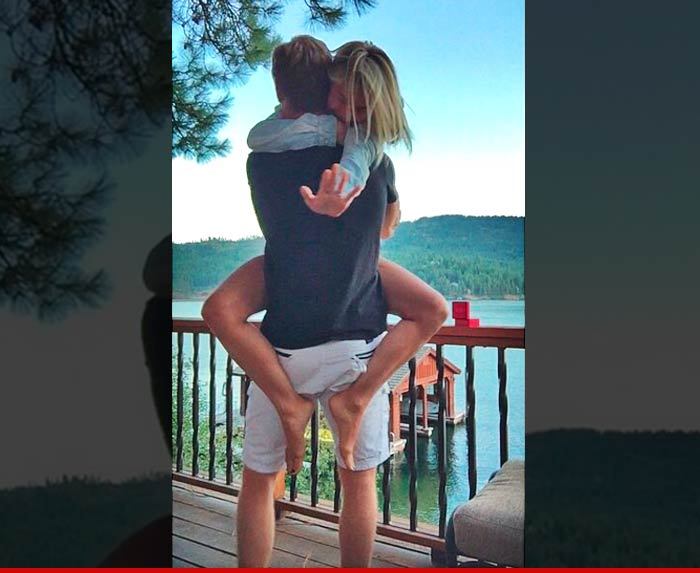 Julianne Hough Engaged -- NHL's Brooks Laich Ices Her Up