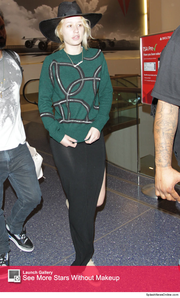 0818_kardashians_launch2