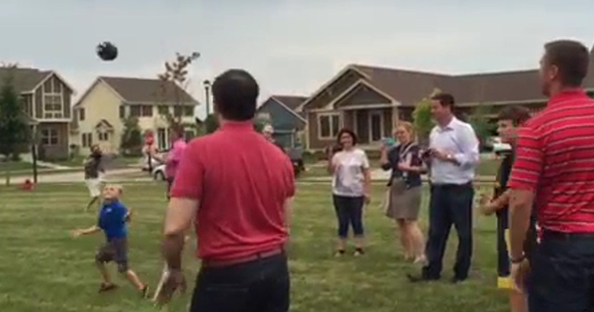 Marco Rubio -- I'm No Aaron Rodgers ... Fires a Duck, Kid Goes Down (VIDEO)