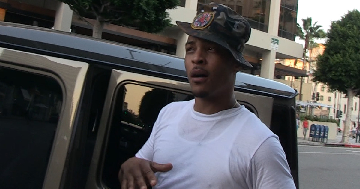 T.I. -- Come to My New Restaurant ... Eat a Meatloaf Cupcake!
