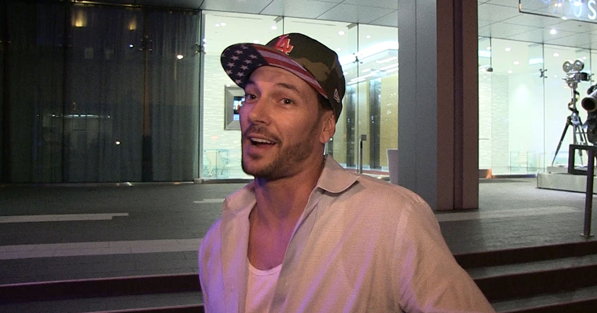 Kevin Federline -- I RIDE WITH JAMES HARRISON ... Participation Trophies Are Dumb