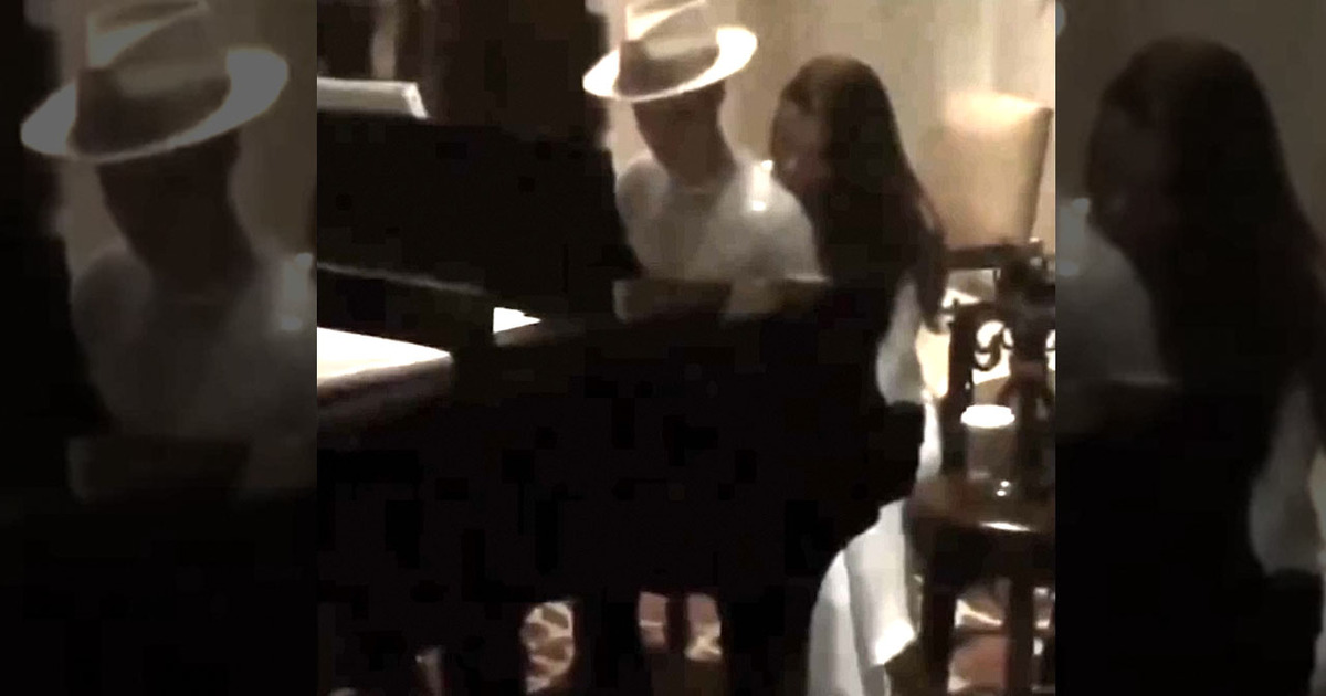 Justin Bieber -- Works His Instrument ... Bags Playboy Chick (VIDEO)