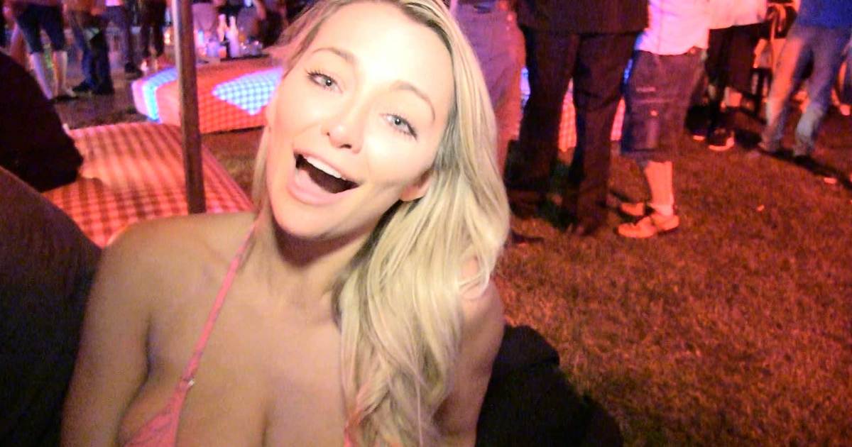 Lindsey Pelas On J.J. Watt -- 'What Happens In the DMs Stays In the DMs'