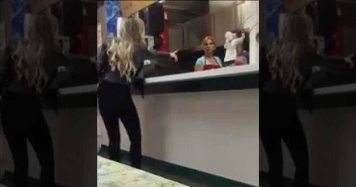Lady Goes Off When Her Food Order is Incorrect...Gets Instant Karma