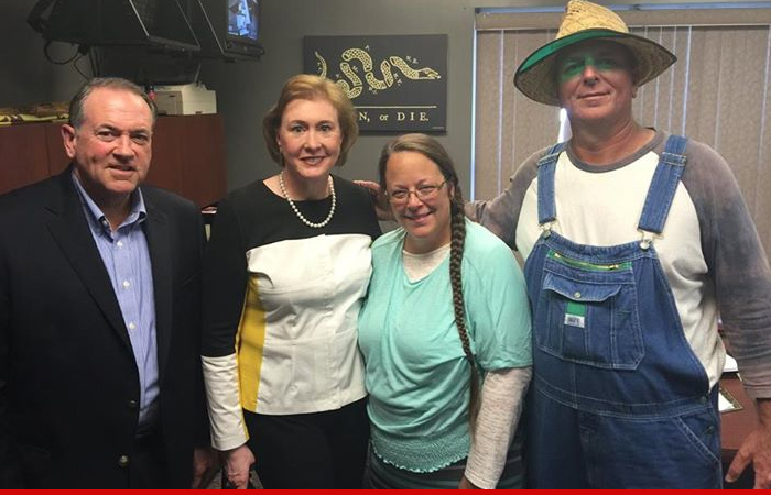 Survivor Frontman -- How Dare Kim Davis and Huckabee Use 'Eye of the Tiger'
