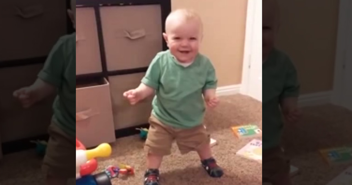 Squeaky Clean Fun -- Baby Laughs Every Time Shoes Squeak (VIDEO)