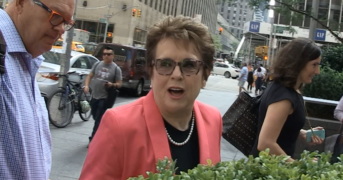 Billie Jean King -- Serena's the Best Tennis Player Ever
