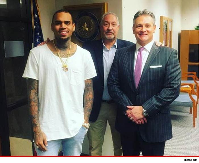 0911-chris-brown-court-instagram