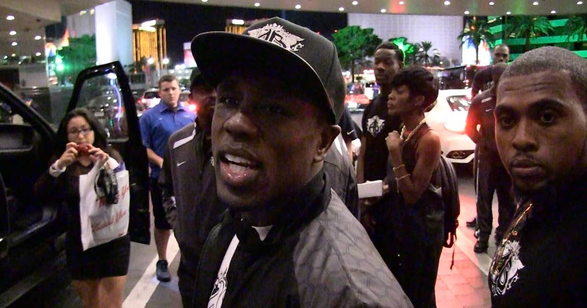 Andre Berto Talks Crap on Mayweather ... He Doesn't Fight, He Runs (VIDEO)