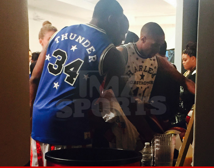 Harlem Globetrotters -- We're Balling at Fashion Week ... Thanks to Angela Simmons! (PHOTOS)