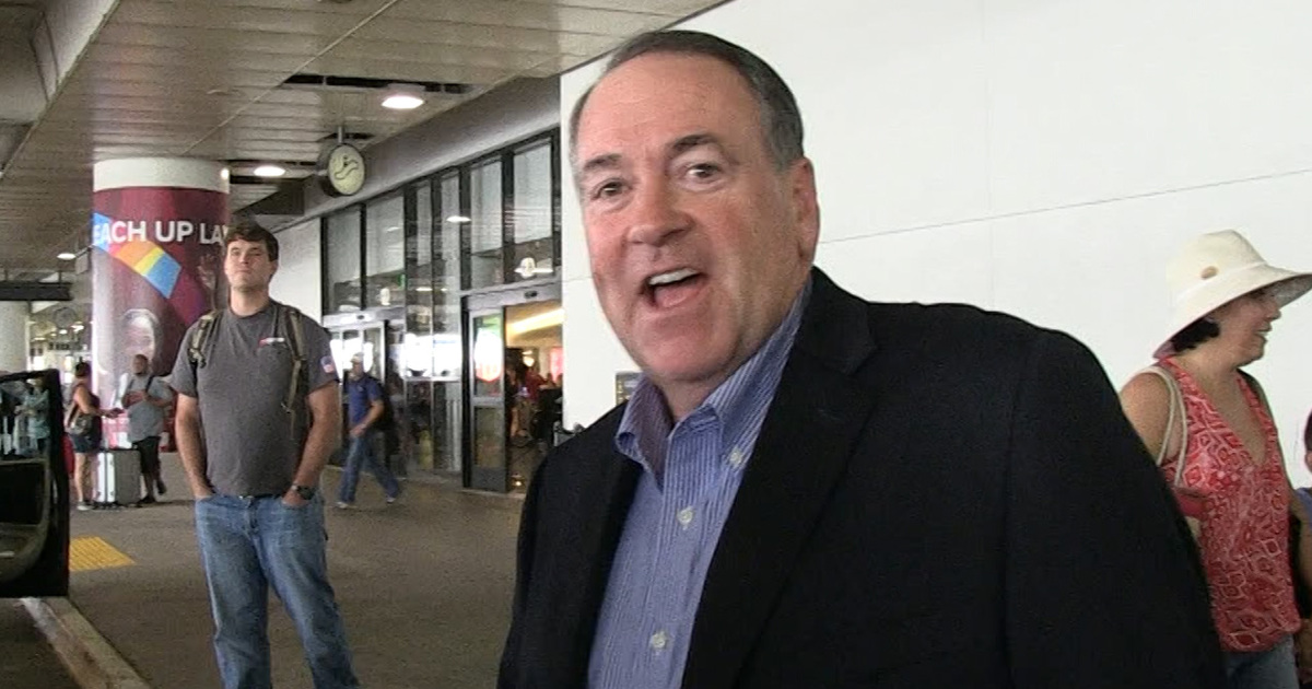 Mike Huckabee -- I Didn't Tell Kim Davis to Use 'Eye of the Tiger' (VIDEO)