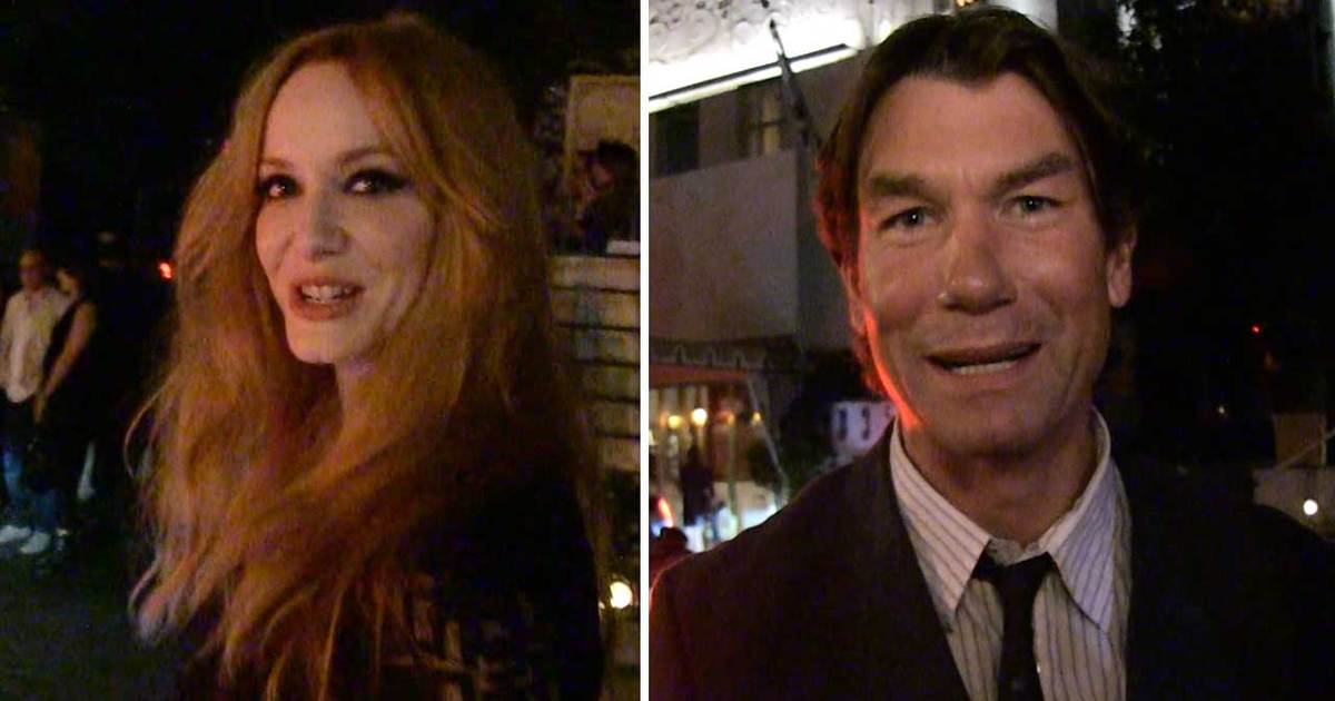 Christina Hendricks & Jerry O'Connell-- Hollywood's Pullin For Hamm At Emmy Awards