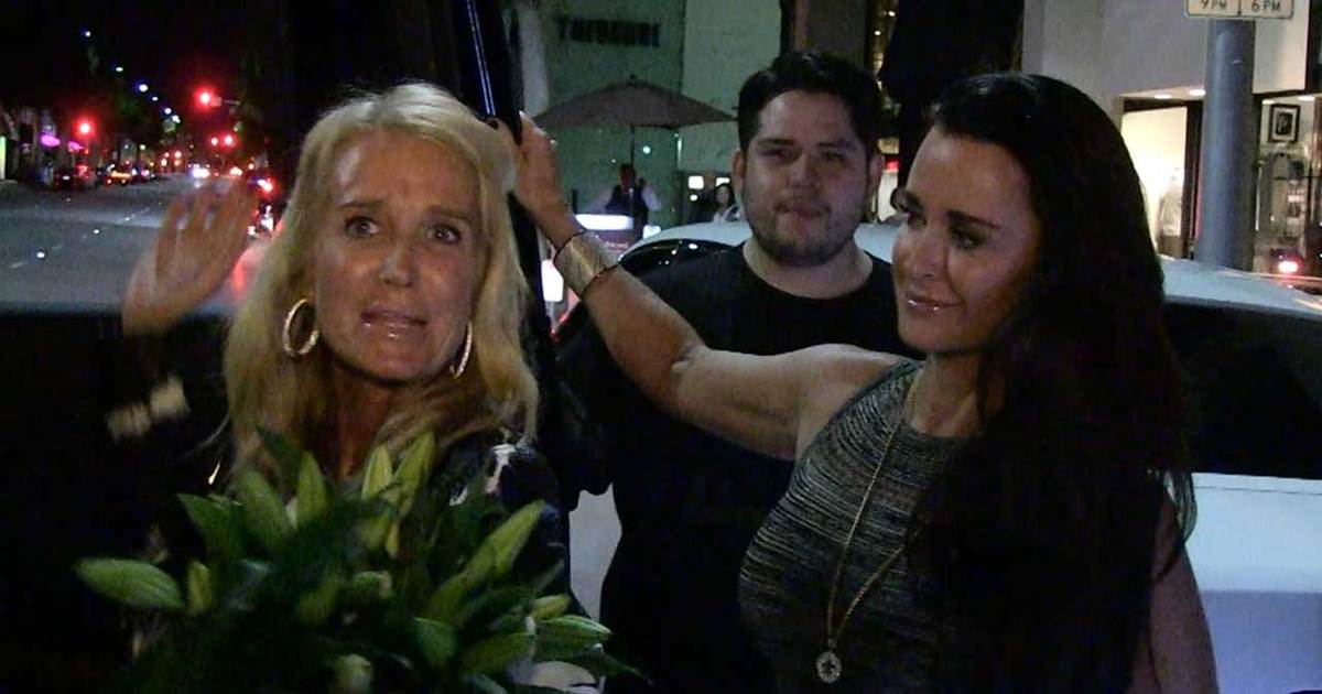 Kim and Kyle Richards -- Reunited, and they Feel So Good (VIDEO)
