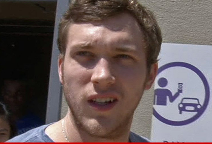 Phillip Phillips -- Stolen by John Mayer's Ex-Manager ... 'American Idol' Managers Claim
