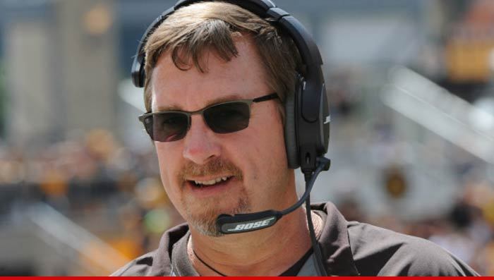 Cleveland Browns Coach -- Off the Hook In Alleged Fiancee Attack
