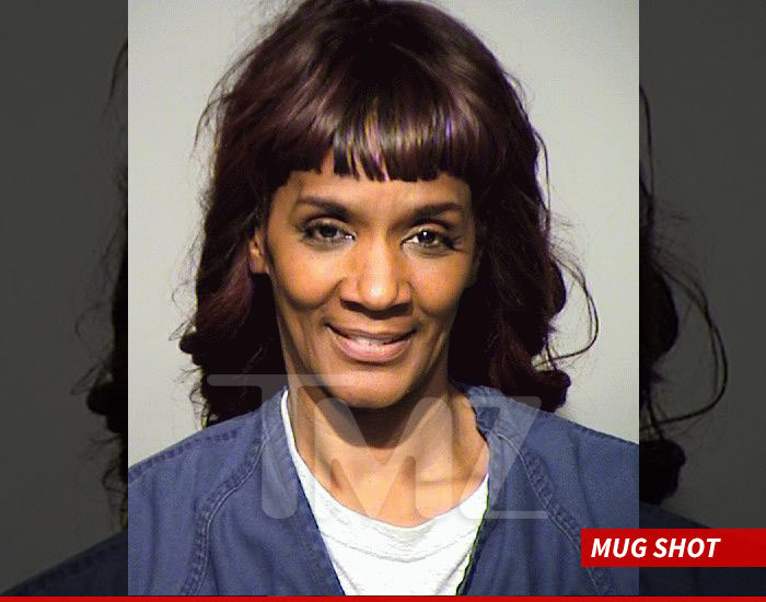 'Love & Hip Hop' Momma Dee -- Arrested For Dine and Dash