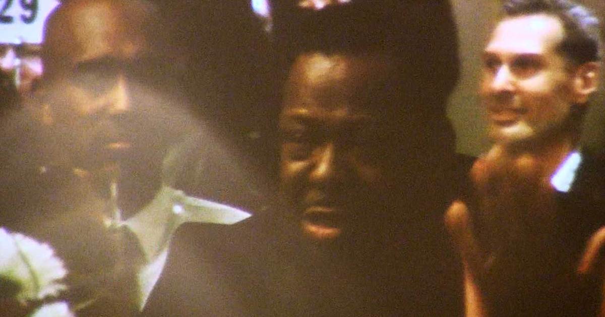 Bobby Brown -- I Wanna Bawl Wit'cha ... Emotional Award Show (VIDEO)