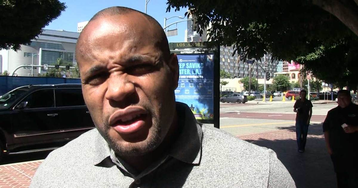UFC's Daniel Cormier -- RIPS JONATHAN PAPELBON ... Your Choke Game's Weak!!!
