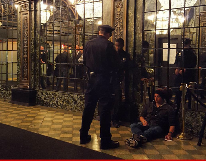 Keira Knightley -- Cops Remove Fan During Broadway Debut (PHOTO)