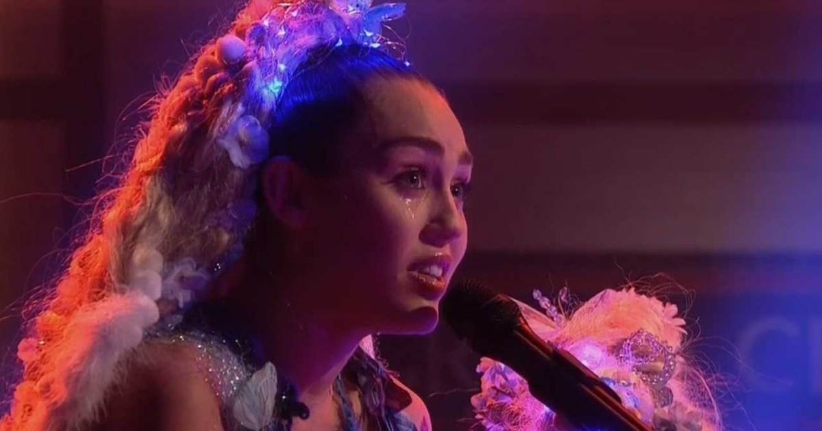 Miley Cyrus -- Sobs on SNL ... Husky's Death Still Fresh (VIDEO)