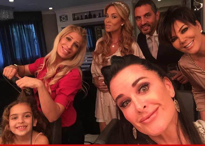 Kris Jenner -- I DO Weddings ... for My Famous Friends