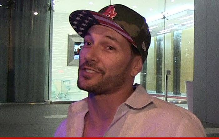 Kevin Federline -- Making REAL DJ Money Now ... Overseas