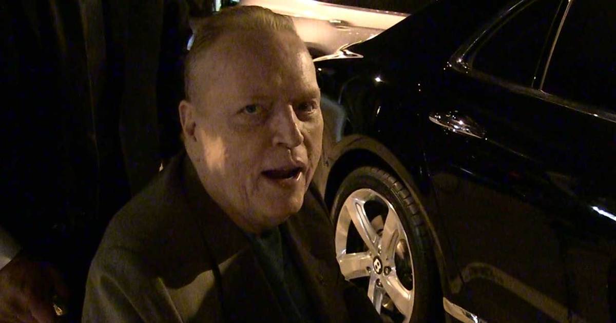 Larry Flynt -- Hefner's Lost His Mind!!!