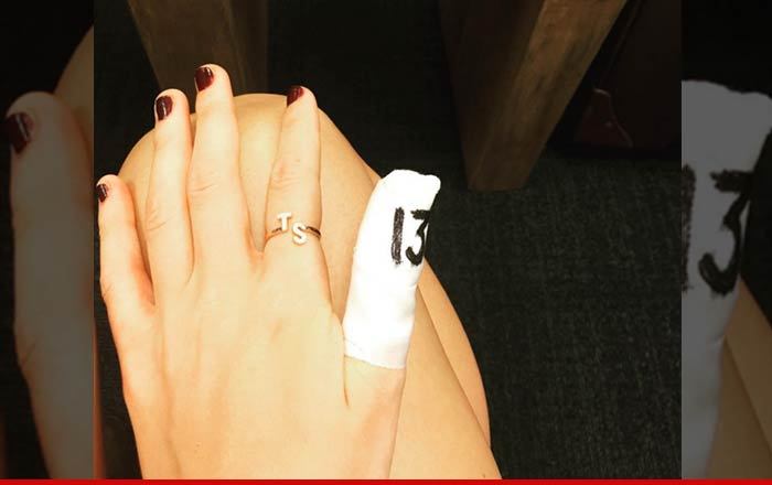 Taylor Swift Slices Thumb in Cooking Accident ... Bad Kitchen Blood