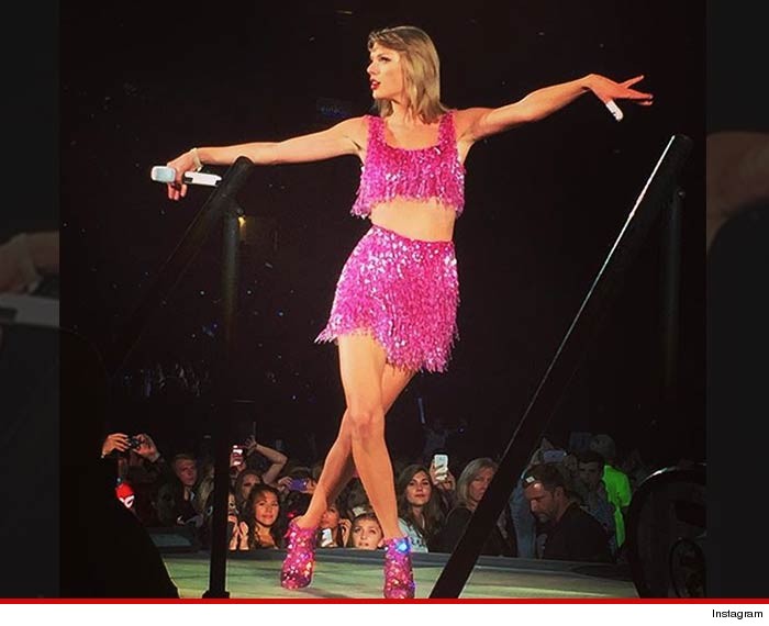 1018-taylor-swift-finger-performance-INSTGRAM-1