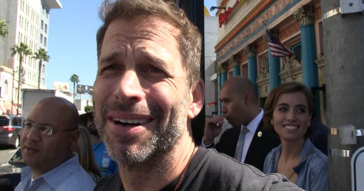 Batman vs. Superman ... With Your Wife! Director Zack Snyder Chooses (VIDEO)