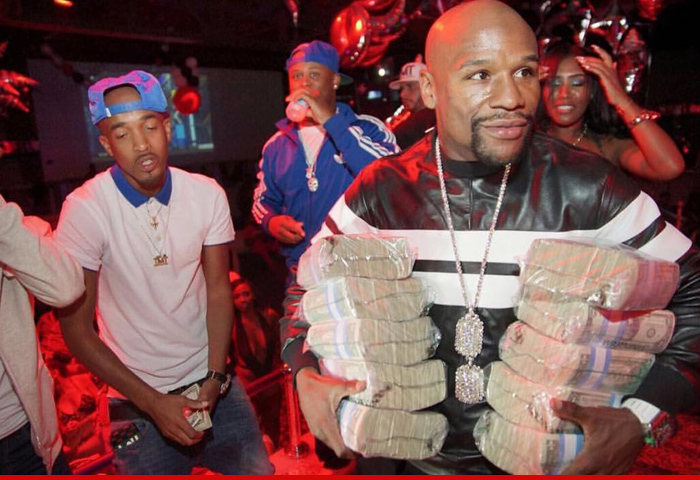Floyd Mayweather -- STACKS ON STACKS ... Drops $50k at MIA Strip Club
