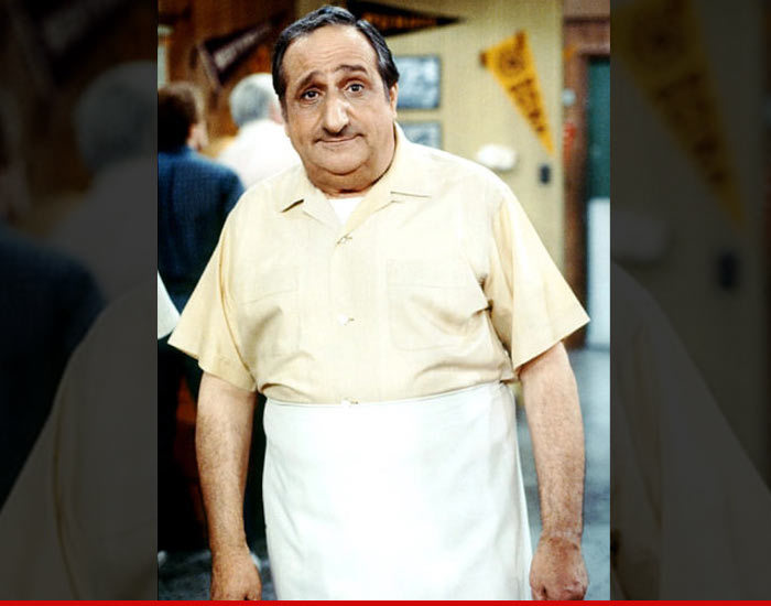 'Happy Days' Star Al Molinaro Dies